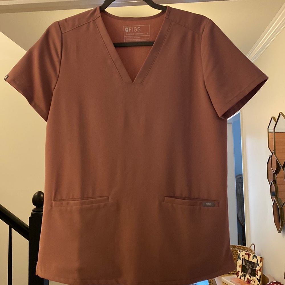 FIGS: Mauve top
